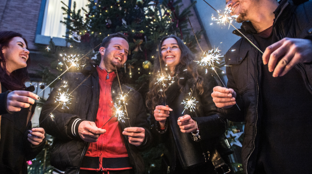 Opening Hours of Card Service Centres